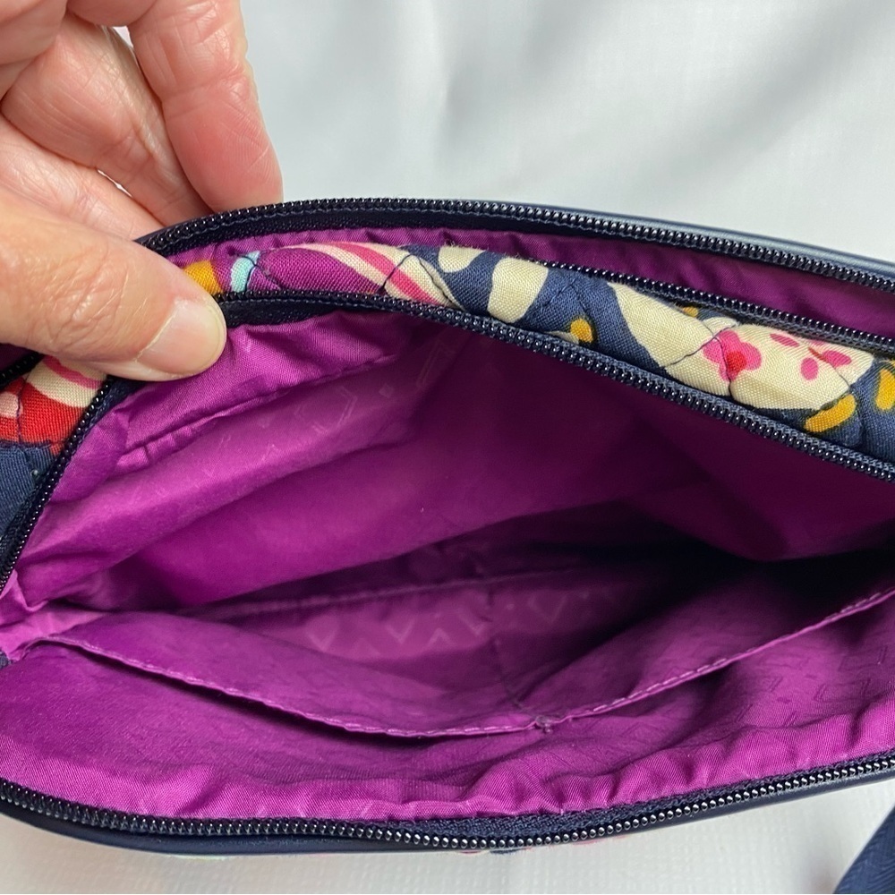 Beautiful Vera Bradley Painted Paisley Crossbody Purse and Matching Wallet - Picture 7 of 16